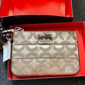 💕COACH WRISTLET 💕